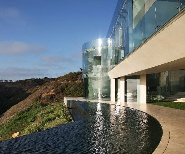 The Razor Residence: A Breathtaking Luxury House of the Ironman ...