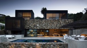 The Captivating Local Rock House in Waiheke Island