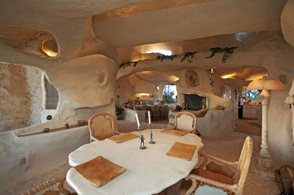 Dining Flintstones