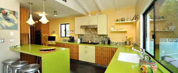 15 Amazingly Homey Green Kitchen Designs