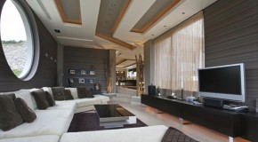 The Futuristic Oikia Panorama Voulas Home in Athens, Greece