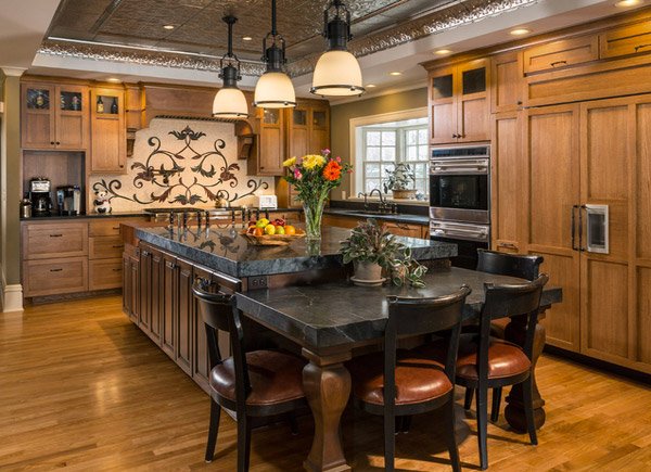 15 Traditional Style Eat-in Kitchen Designs | Home Design Lover
