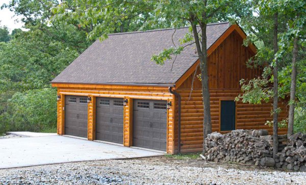 20 Traditional Architecture Inspired Detached Garages | Home Design 