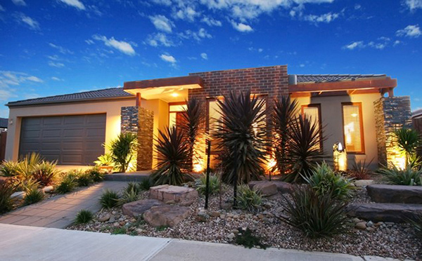 Front Yard Modern Landscaping - Vertical Home Garden