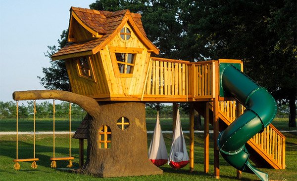 Bungalow-Style Tree House