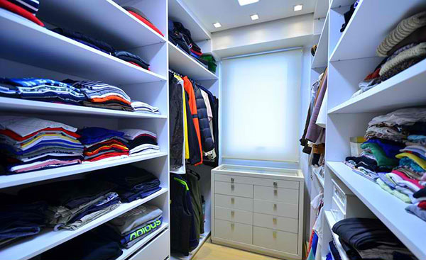 walk-in closet