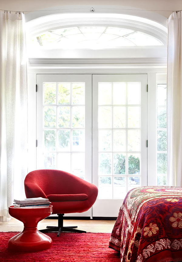 red bedroom design