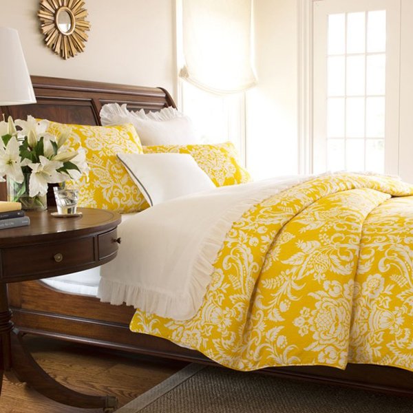 Traditional Yellow Duvet Set