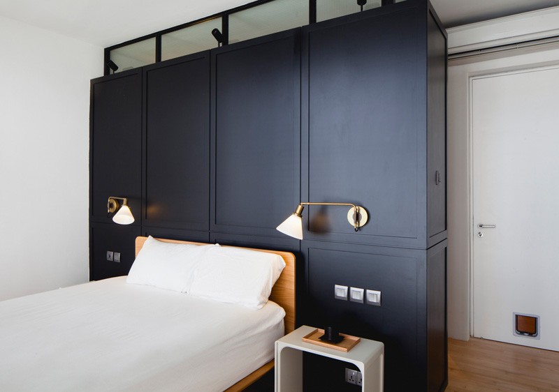 Blue Black Apartment bed
