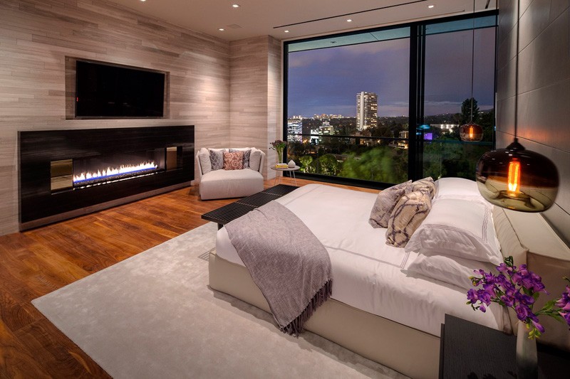 Hollywood Hills Home bedroom