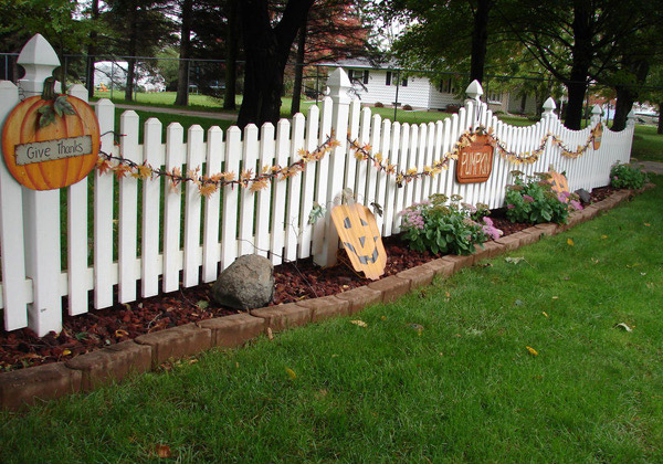 White Picket Pumpkin Fence