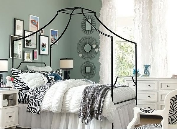 Teenage room wallpaper  Ideas for adolescents' comfort zones