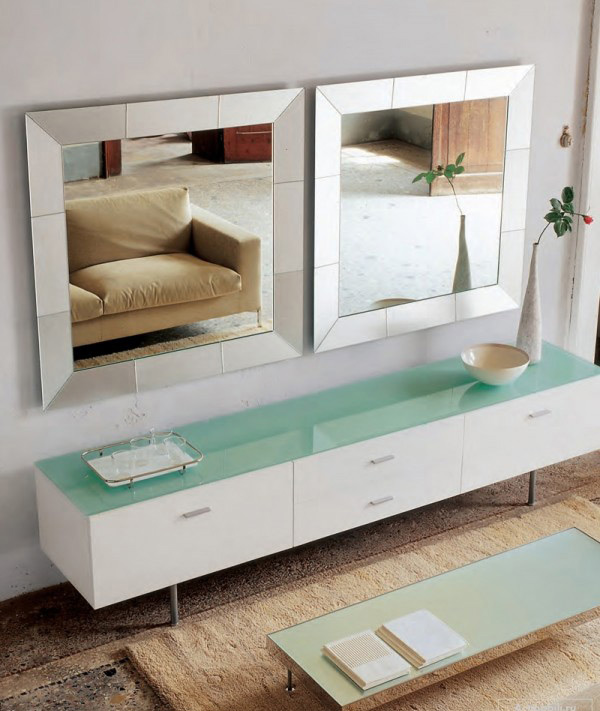 Modern Mirror Regal Design