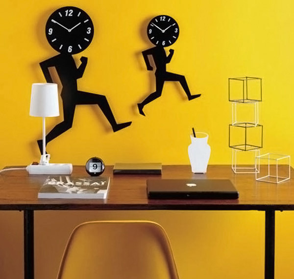 Uomino Wall Clock