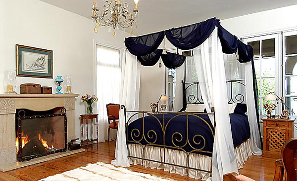 romantic bedroom