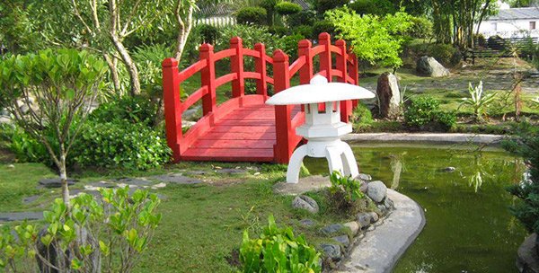 15 Japanese Inspired Garden Bridges | Home Design Lover