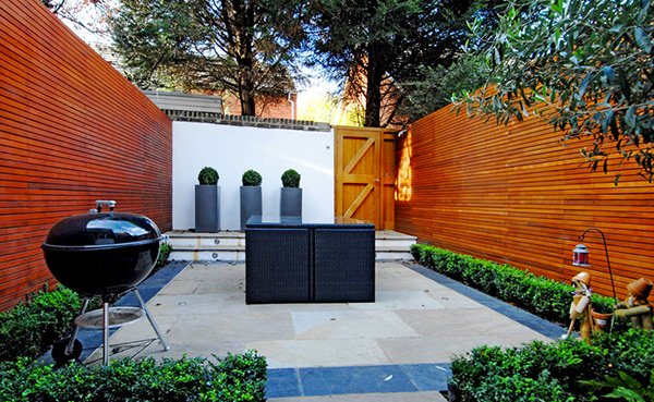 contemporary courtyard