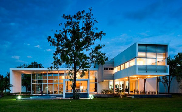 15 Intelligently Designed Cantilevered Houses Home Design Lover