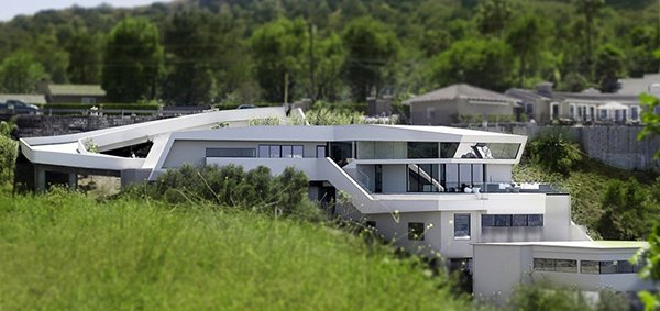 Futuristic House in Los Angeles