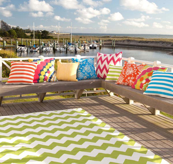 Chevron Apple Indoor/Outdoor Rug