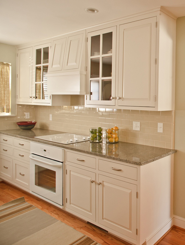 white kitchen cabinets