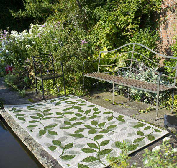 Forest Green and Cream Outdoor Rug