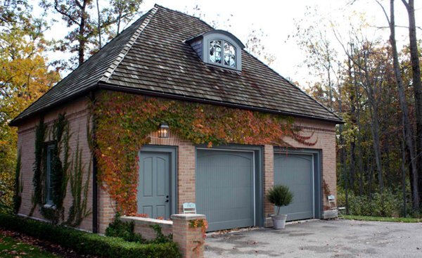 20 Traditional Architecture Inspired Detached Garages 