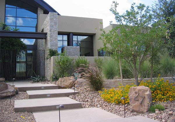 Featured image of post Landscaping Front Yard Desert Plants - Small front yard landscaping can make use of larger, ornamental plants, giving an illusion of an extensive space.