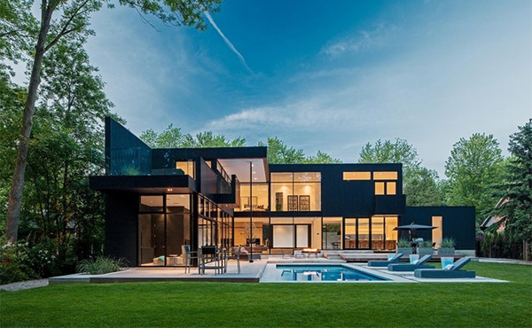 Modern Home in Oakville Ontario