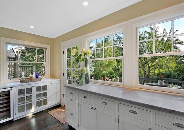 Classy Kitchen Windows