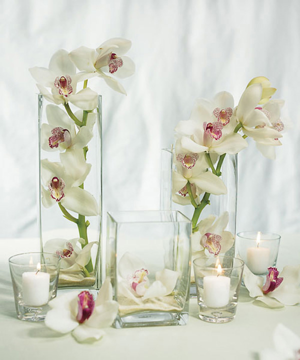 white table centerpiece