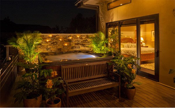 15 Square Hot Tubs for Relaxation | Home Design Lover