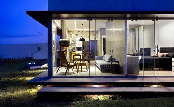 A Small Simple And Sophisticated Rectangular Box House Home