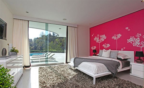 Chalon Pink Bedroom Idea