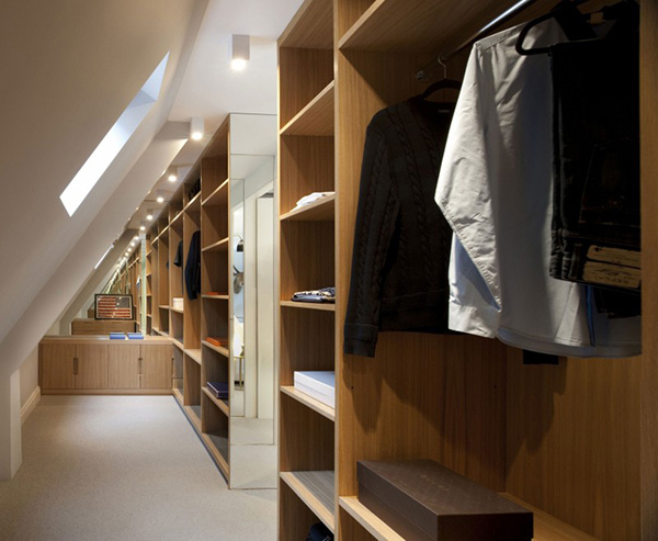 Walk-in Closet