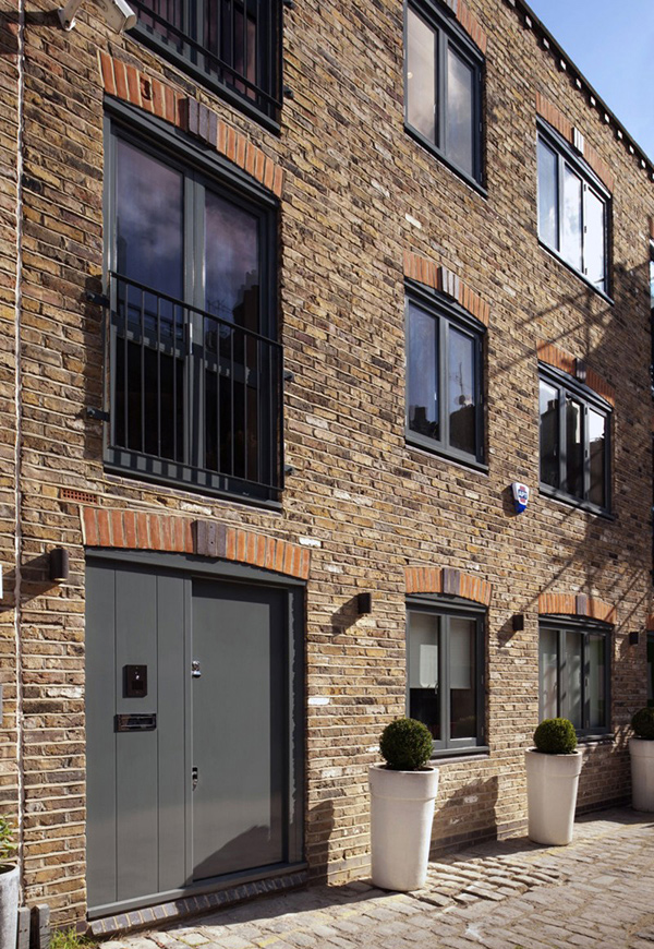 Luxurious Mews House Interior Renovation in London 