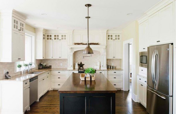 15 Traditional and White Farmhouse Kitchen Designs  Home Design Lover