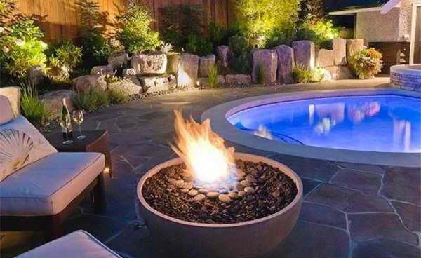 15 Dramatic Modern Pool Areas With Fire Pits Home Design Lover