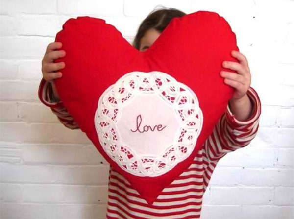 Cushion Red Love 