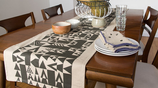 15 Table Runner Designs for Your Dining 