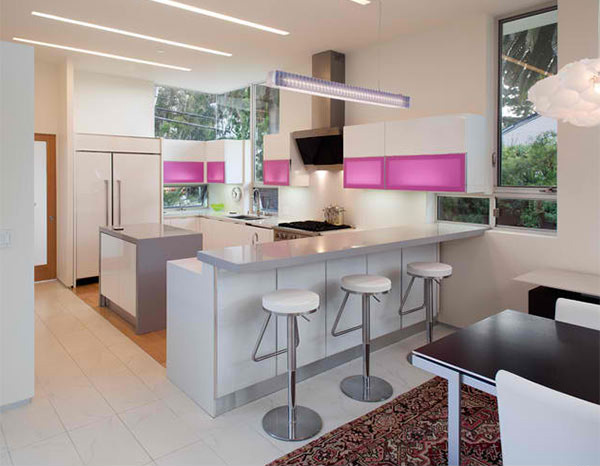 Peninsula-Shaped Modern Kitchens