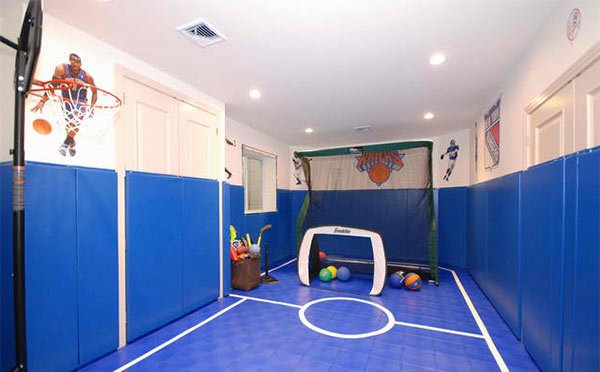 15 Ideas for Indoor Home Basketball Courts | Home Design Lover