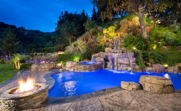 Fire Water Combo In 15 Traditional Pools With Fire Pits Home Design Lover