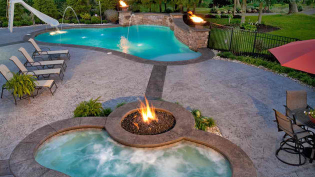 Fire+Water Combo in 15 Traditional Pools with Fire Pits | Home Design Lover