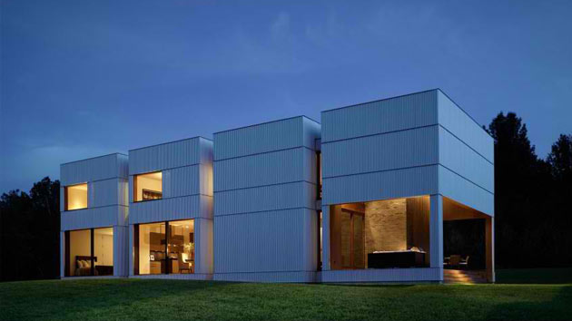 Tsai Residence: A House With Four Equal Boxes in USA