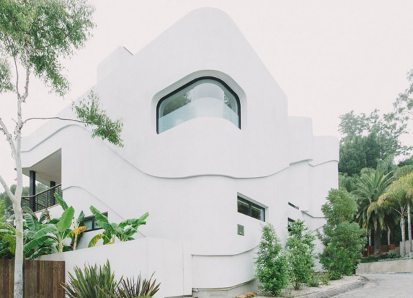 Prevailing Interiors in the Greenberg Green House in California