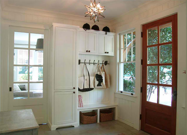 15 Interiors of Traditional Mud Room Entry | Home Design Lover