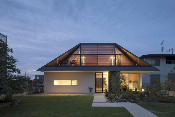 A Modern Hipped Roof House In Japan Home Design Lover