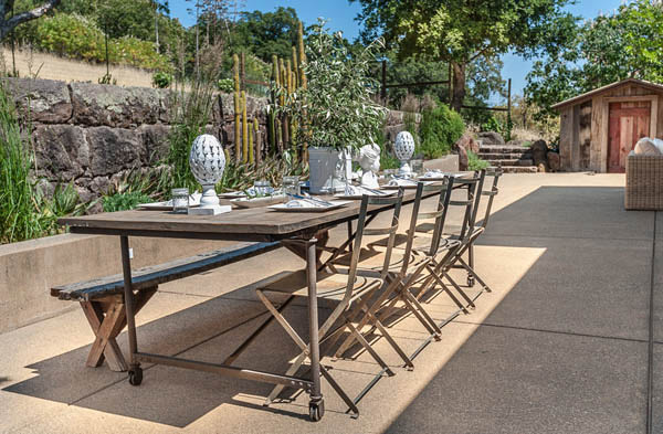 outdoor table 