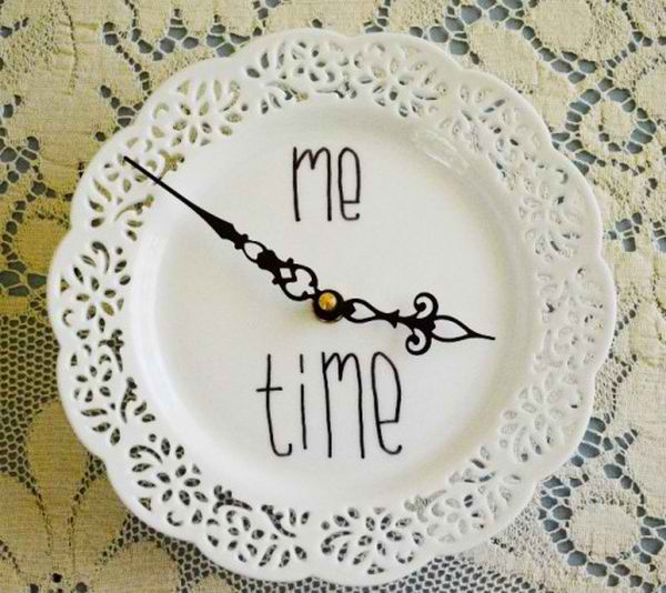 Make a Doily Plate Clock 